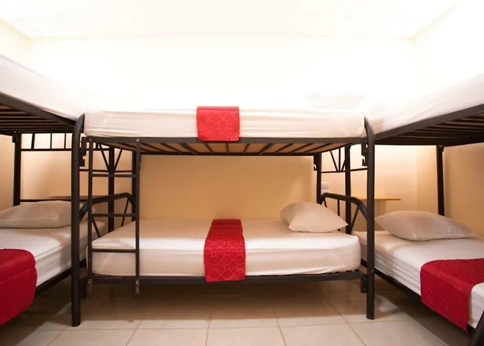 Flor de Katty Hostel Airport